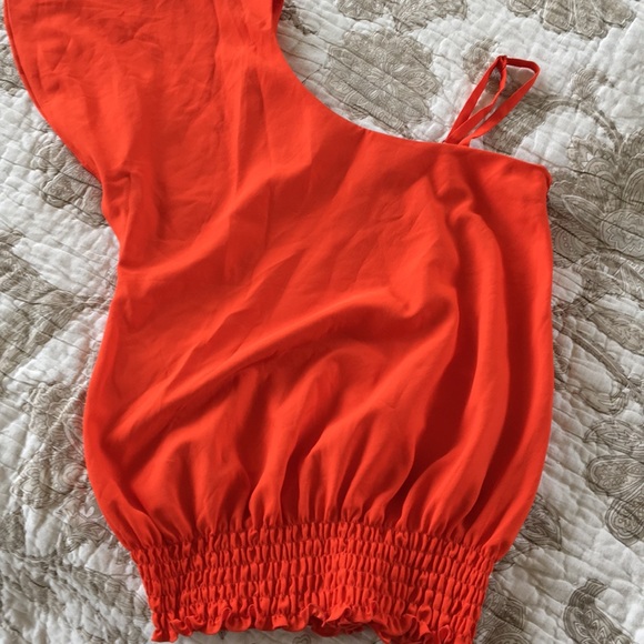 Top - Picture 2 of 3